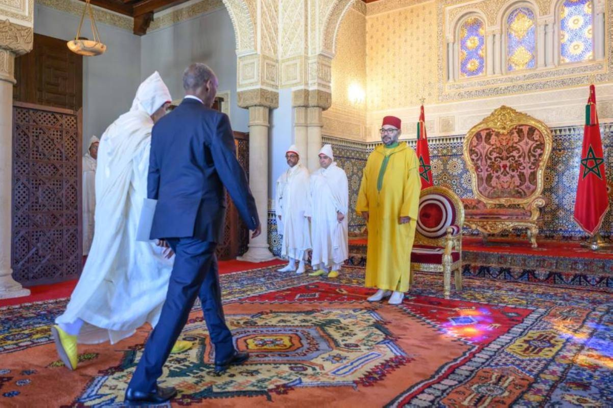 Sa Majesté le Roi reçoit plusieurs ambassadeurs étrangers