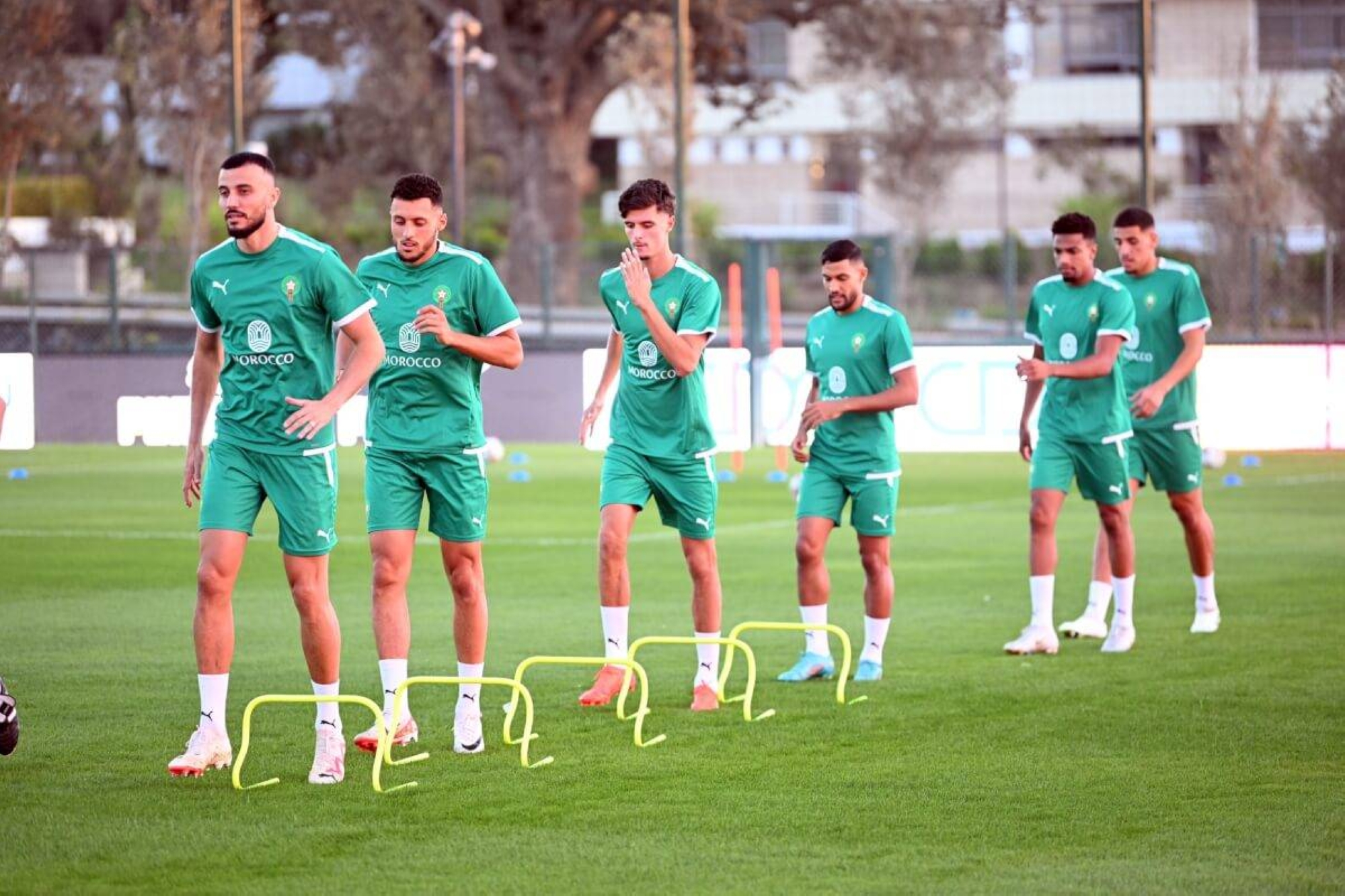 Les Lions de l'Atlas ont effectué lundi la première séance d'entraînement au Complexe Mohammed VI de football. Trois autres sont prévues avant le voyage en Côte d'Ivoire.