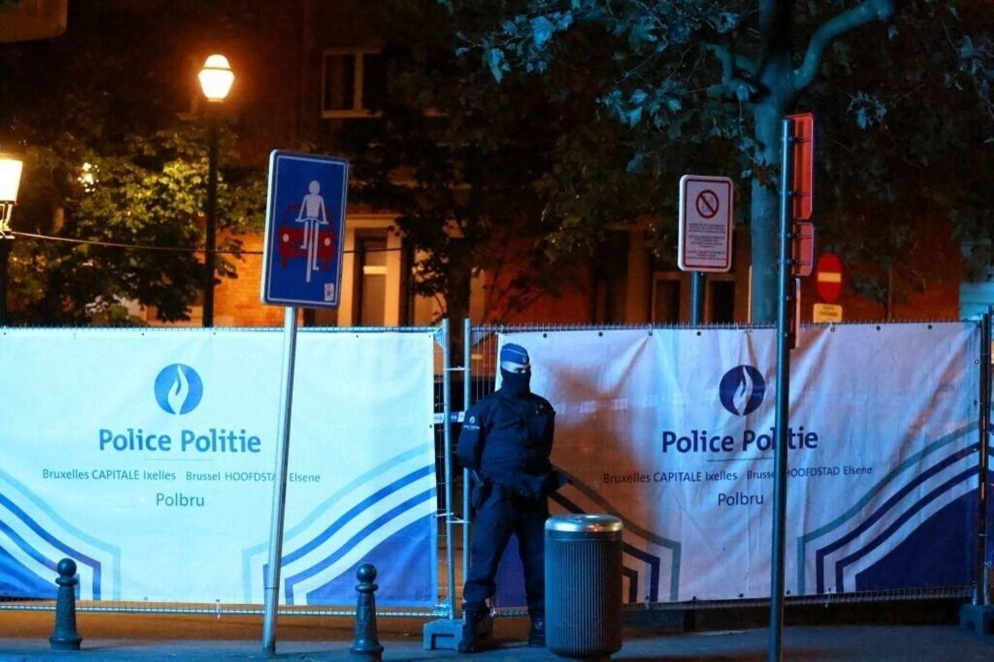 Coups de feu à Bruxelles: deux morts, le suspect en fuite