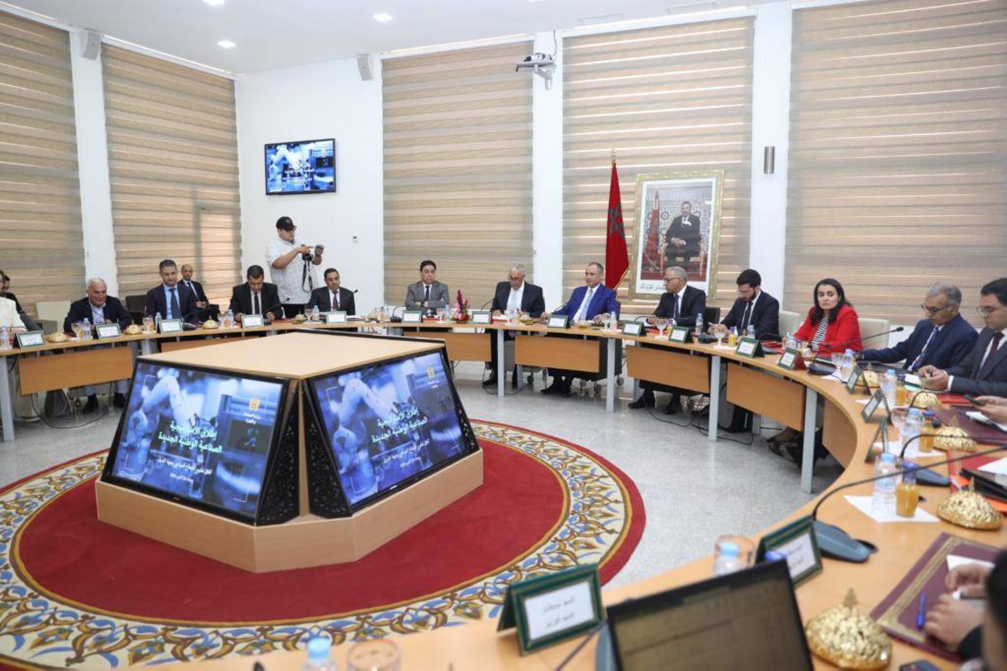 Ryad Mezzour lance les concertations pour l’élaboration de la nouvelle stratégie industrielle