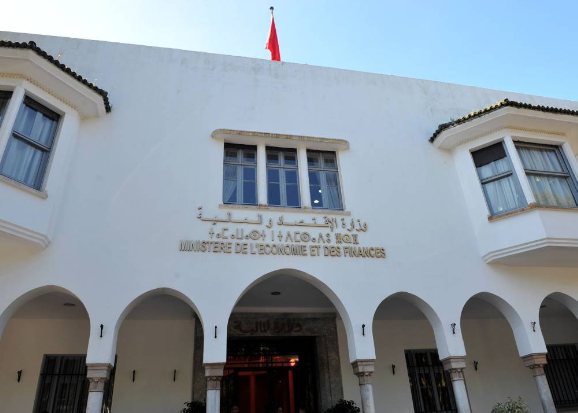 Le gouvernement devra aussi mobiliser l’année prochaine plus de 100,62 milliards de DH au titre des dépenses de la dette publique du Budget général.
