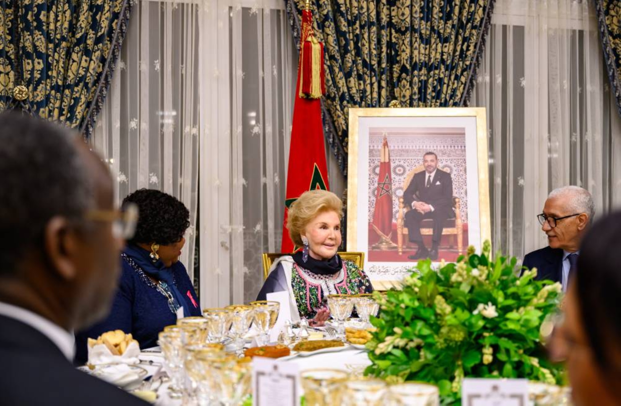 S.M. le Roi offre un dîner en l'honneur des participants à la 10è AG de l'Union africaine des aveugles, présidé par Son Altesse la Princesse Lalla Lamia Essolh