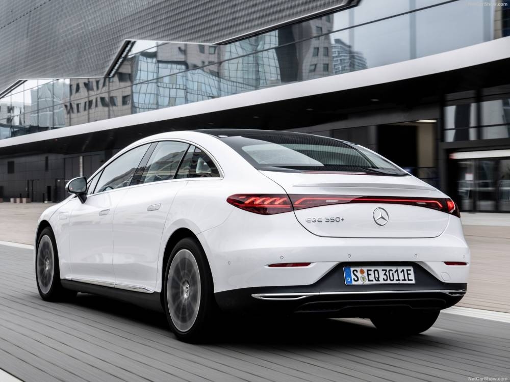 Mercedes EQE : une berline électrique prête pour les longs trajets