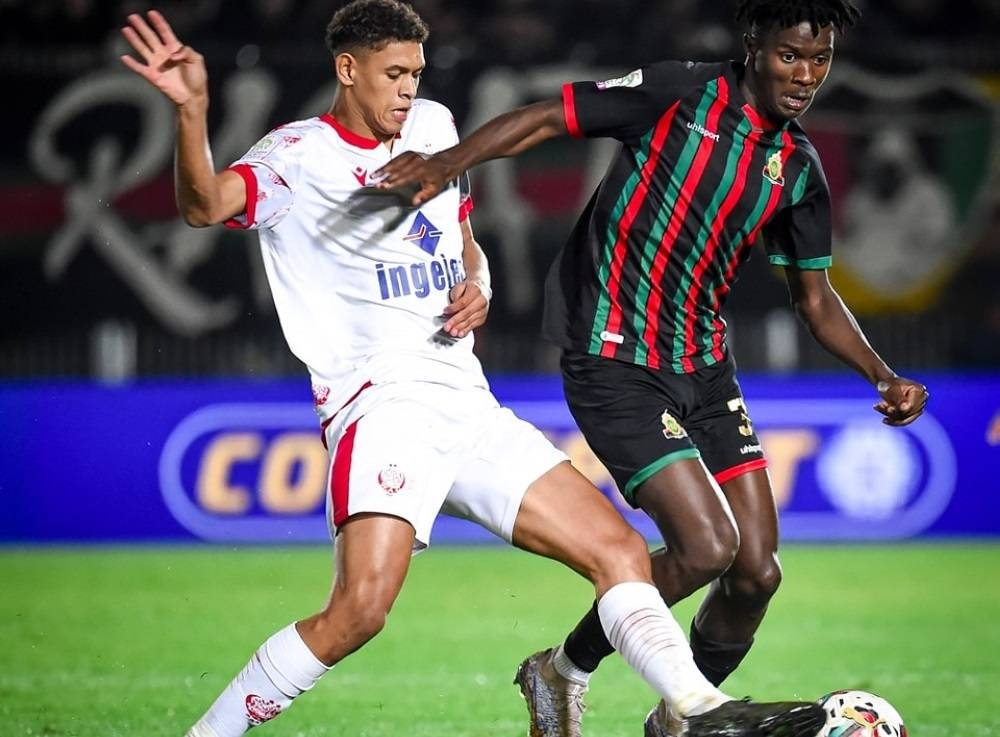 Botola D1 : cinq matchs à huis clos pour l’AS FAR, Mohamed Johnson suspendu quatre matchs