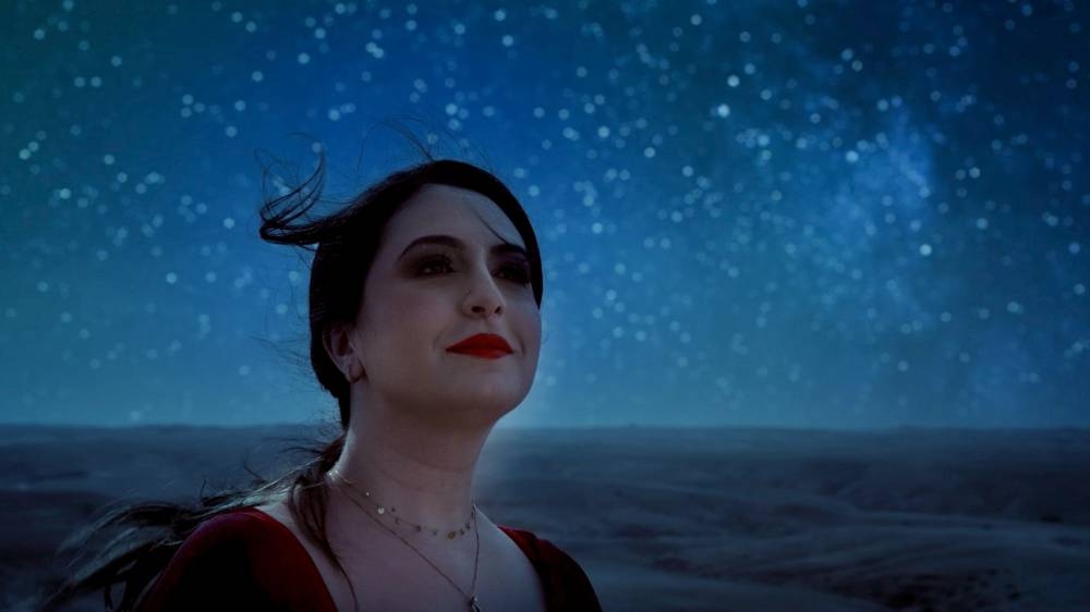 Entretien avec Nabyla Maan sur sa chanson «Ana Fnit»