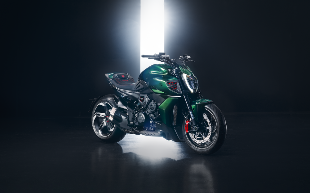 Motos : Ducati et Bentley dévoilent la Diavel for Bentley