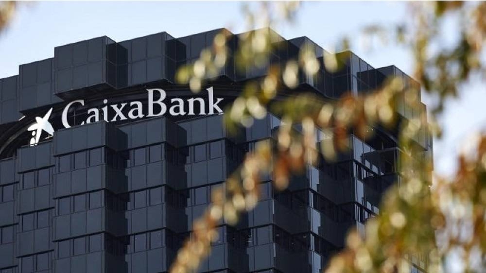 La BEI accorde 25 millions d’euros supplémentaires à CaixaBank en faveur des entreprises marocaines