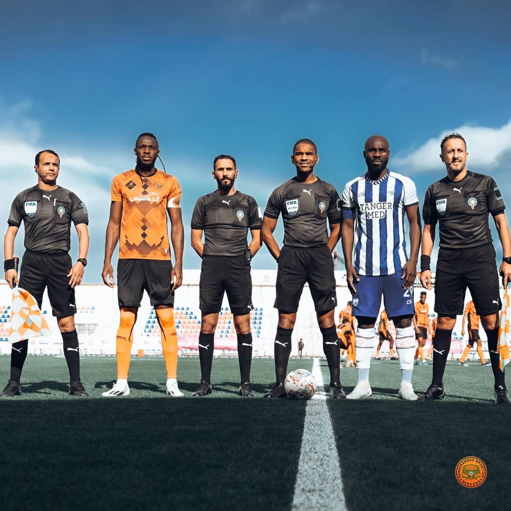 L’IRT, comme la RSB, se sont plaints de l’arbitrage de Samir El Guezzaz (arbitre central) et Hamza El Fariq (assistant VAR).