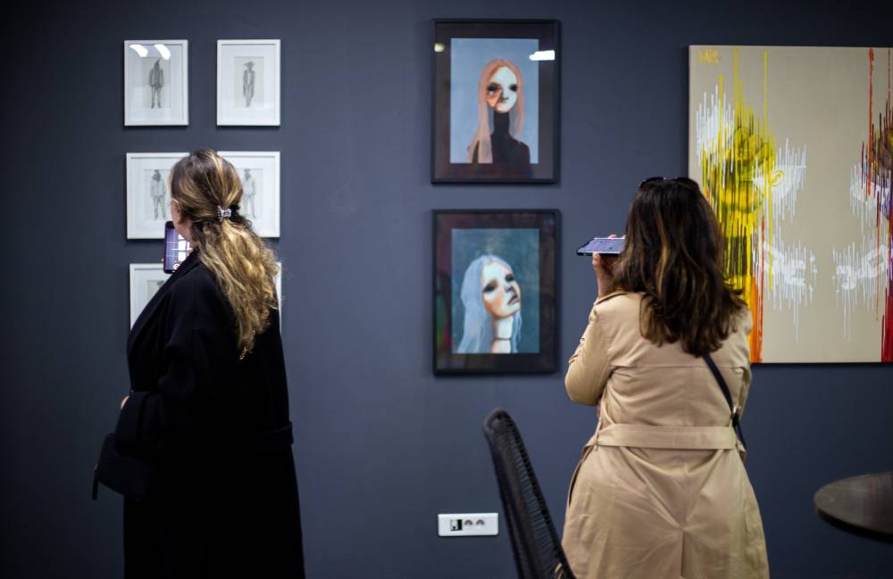 YAUM : les jeunes artistes du Maroc exposent au profit des victimes d’Al Haouz