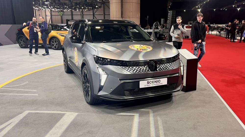 Le Renault Scenic E-Tech Electric couronné «Voiture de l’Année 2024»