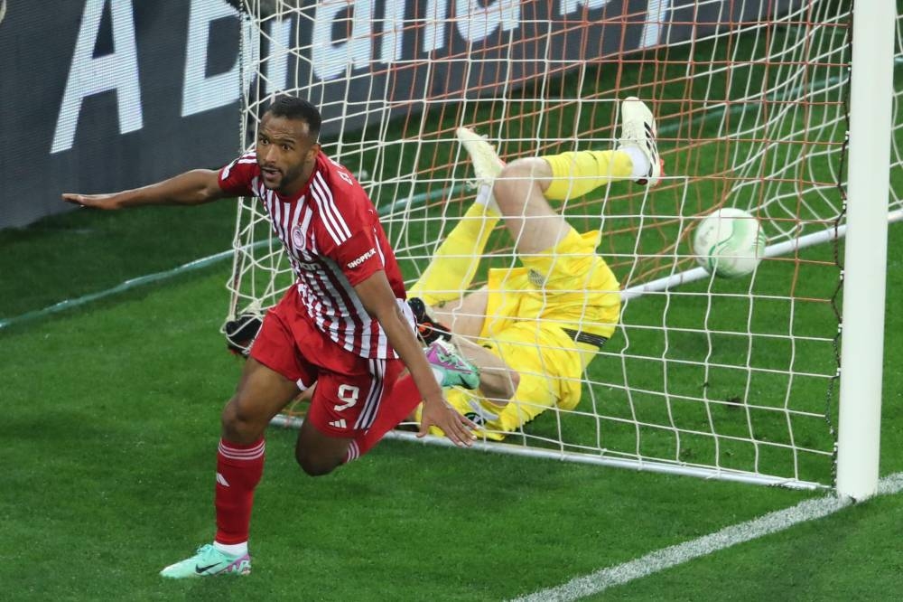 El Kaâbi affole les compteurs en Grèce et porte l’Olympiakos à bout de bras