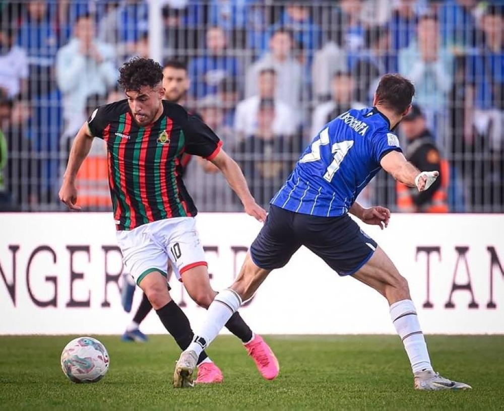 Botola : l’AS FAR ne lâche rien en tête, la RCAZ corrige le HUSA