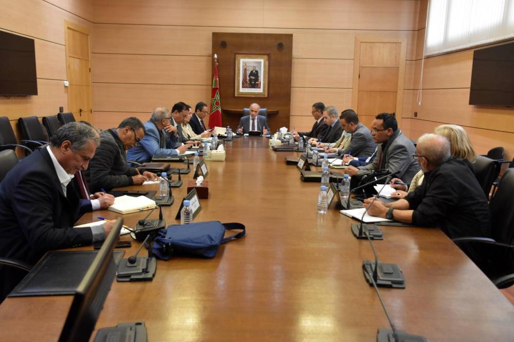 Statut unifié : les discussions avancent lentement, le dossier des enseignants suspendus piétine