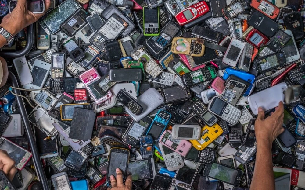 Environment: E-waste is growing five times faster than recycling (report)