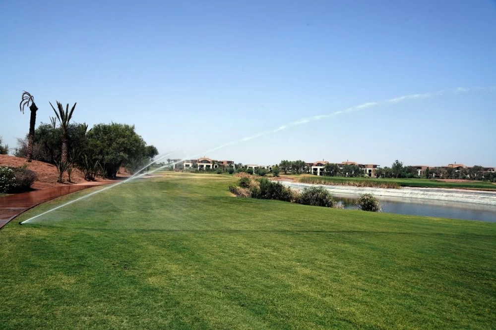 Marrakech: hasta 12 millones de m³ de aguas residuales depuradas cada año para el riego de campos de golf y palmerales