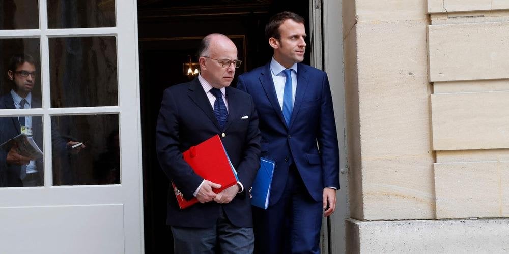 Nomination du premier ministre en France : Macron rencontrera Bernard Cazeneuve lundi