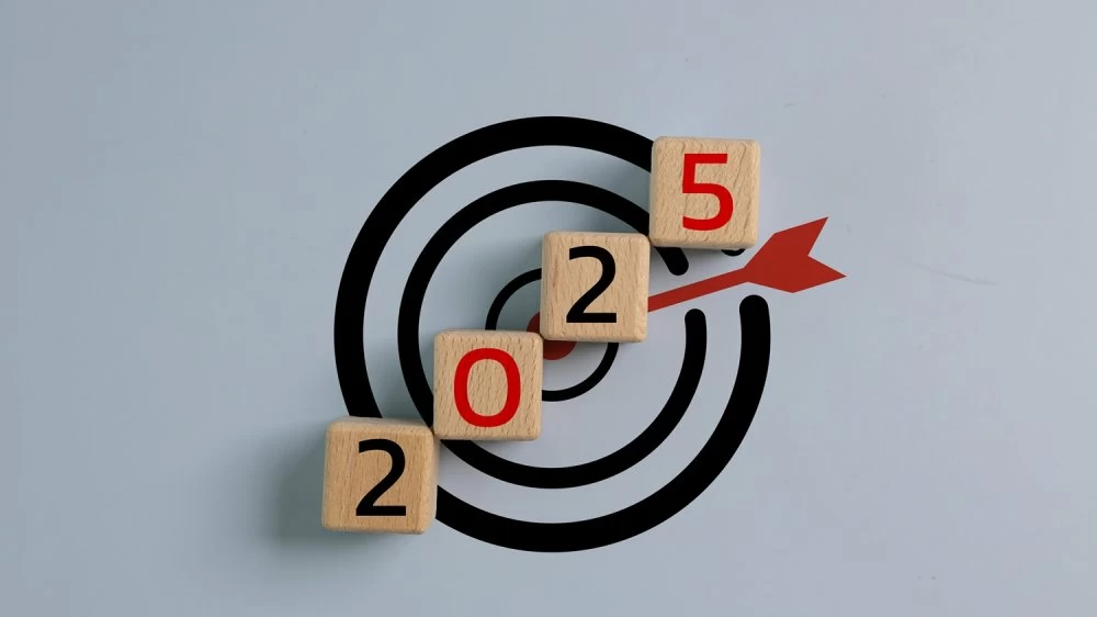 2025 Year on wooden cubes with target icon. Goal, Target, Resolution, strategy, plan, Action, mission, motivation, and New Year start concept