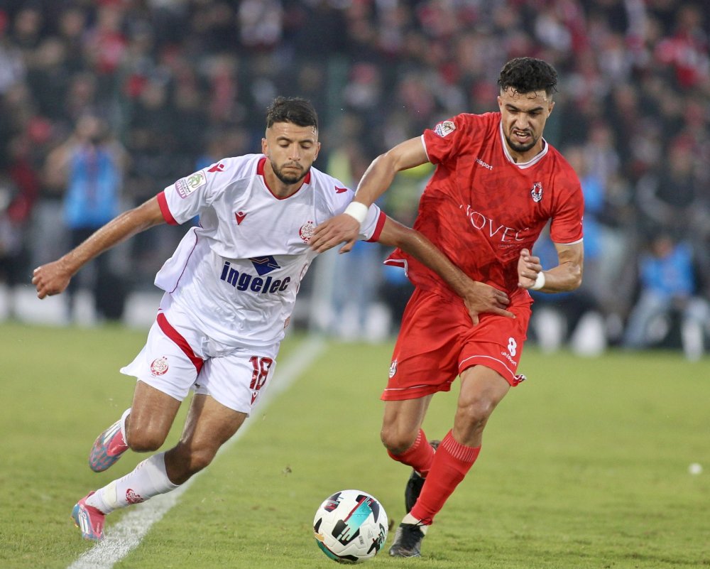 Botola D1 : le WAC renoue enfin avec la victoire, l’AS FAR se maintient dans le sillage du leader