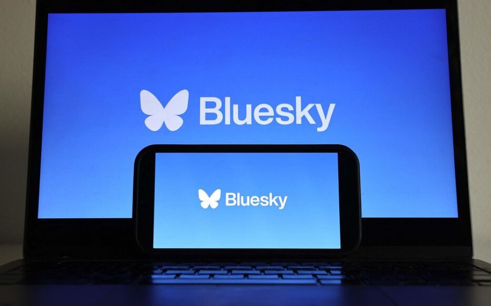 Alternative à X, le réseau social Bluesky gagne un million d'utilisateurs en 24 heures