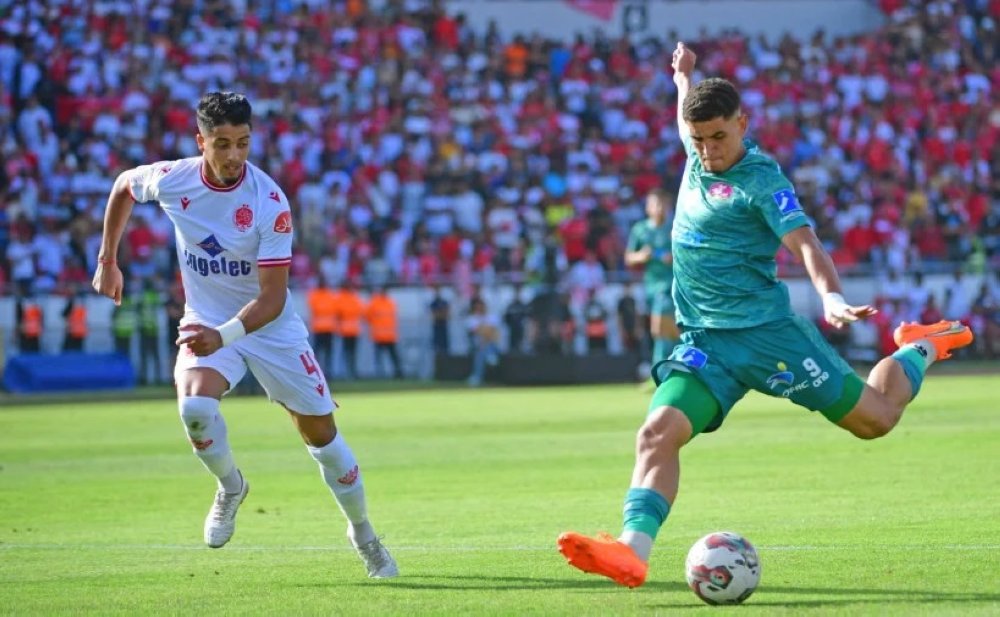 Botola : le derby casablancais Raja-Wydad programmé ce vendredi