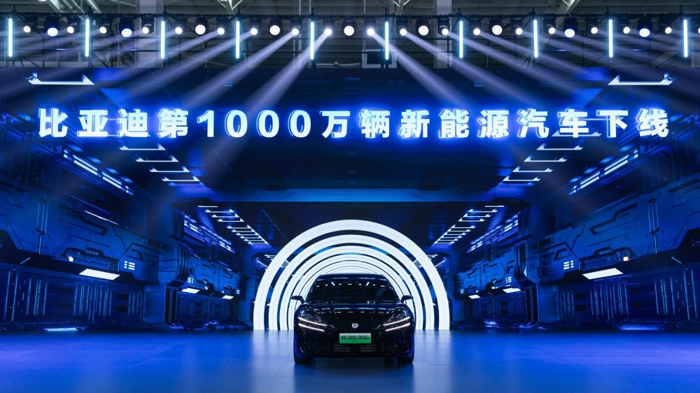 Le Denza Z9, 10 millionième véhicule électrique produit par BYD, symbole d’une réussite industrielle sans précédent.