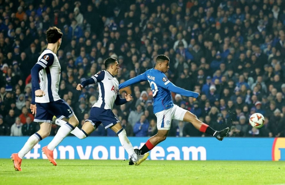 Hamza Igamane au moment de planter son but face à Tottenham. 