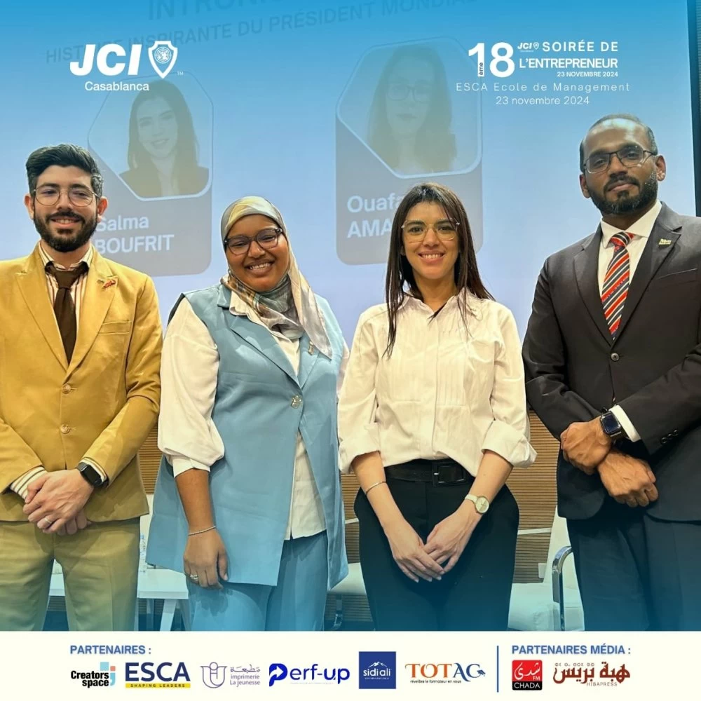 De gauche à droite : Oualid Koullou, président local de la JCI Casablanca, Rokaya Jamaly, présidente nationale de la JCI Morocco, Salma Boufrit, responsable Communication de la JCI Casablanca, et Kaveen Kumar Kumaravel, président mondial de la JCI.