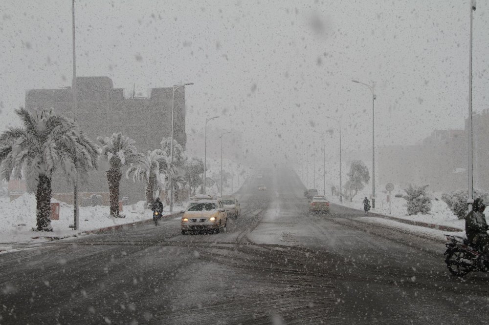 Fortes averses orageuses et chutes de neige, dimanche et lundi, dans plusieurs villes (alerte météo)