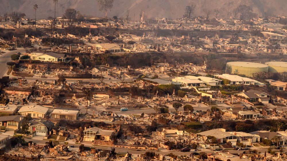 Incendies à Los Angeles : 11 morts et plus de 14.000 hectares partis en fumée