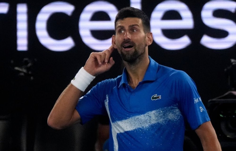 Open d'Australie de tennis: Djokovic élimine Alcaraz et rejoint Zverev en demi-finale