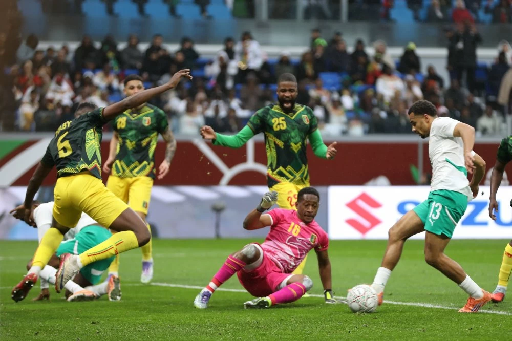 CAN Maroc 2025 : Privé de Bissouma à la mi-temps, le Mali s'écroule face au Sénégal 