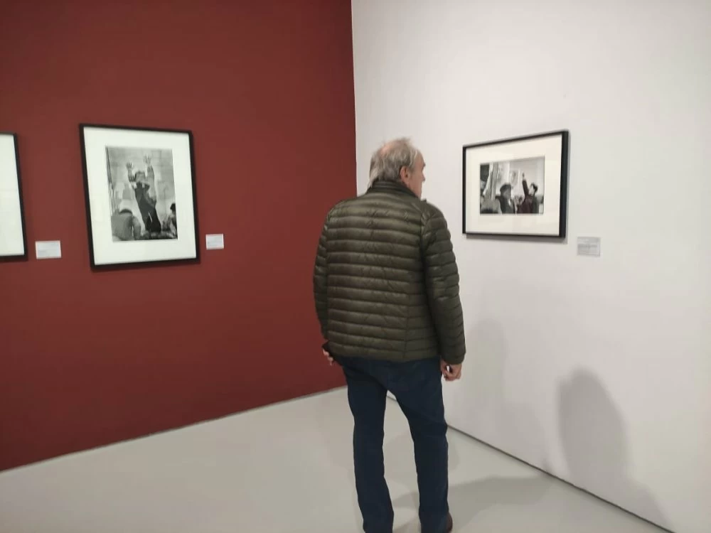 L'exposition «Marc Riboud & Bruno Barbey : Regards croisés» s'achève sur la présentation d'un catalogue de référence
