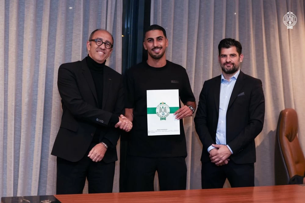 Botola : le Raja et le WAC dominent le marché des transferts