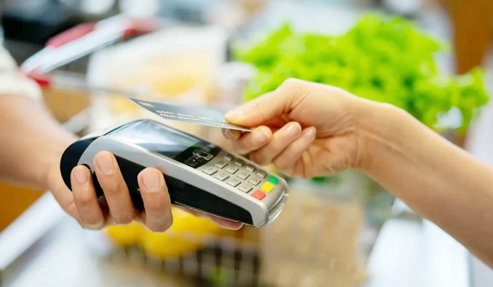 Réduction du cash : Bank Al-Maghrib lance un Fonds pour accélérer les paiements électroniques chez les commerçants