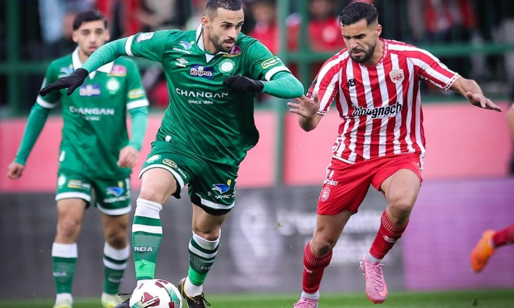 Botola : le Raja chute à Meknès, l’IRT piégé à Zemamra