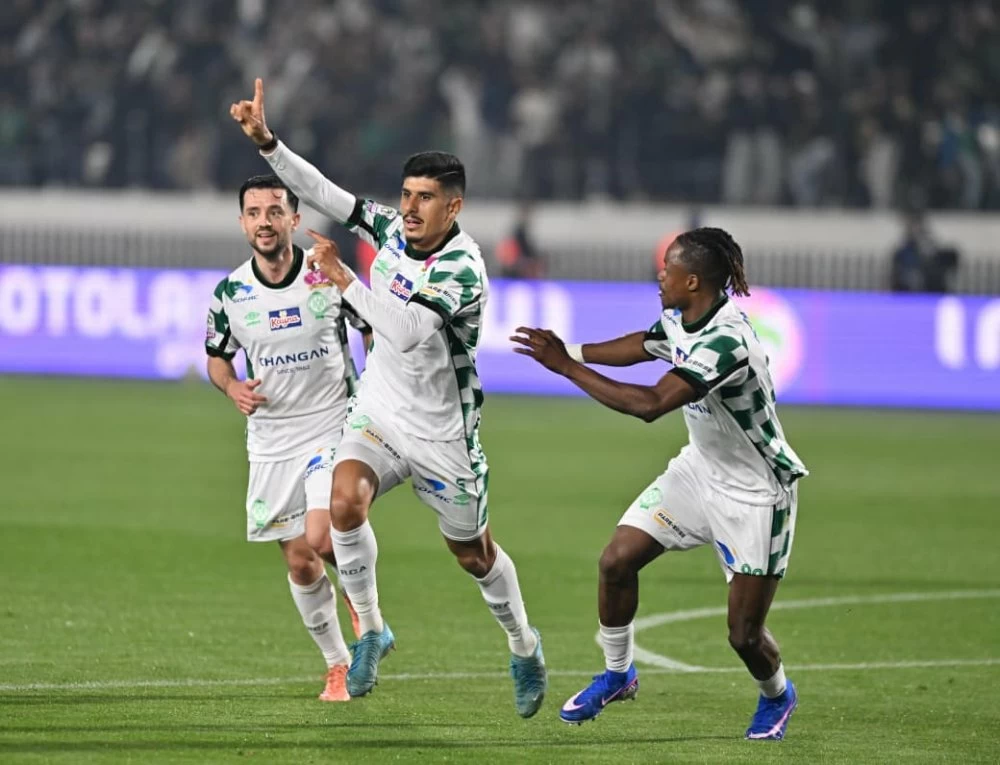 Botola : le Raja maintient la pression sur les leaders, la RSB assure l’essentiel face au FUS