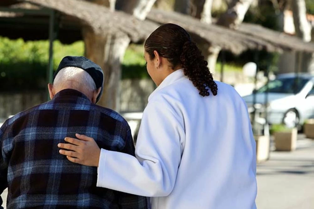 Personnes âgées : un mois du Ramadan sous haute surveillance médicale