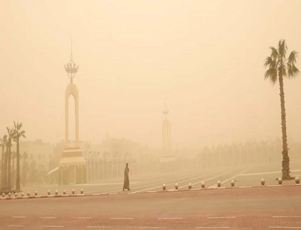 Laâyoune frappée par une tempête de sable : vents violents et visibilité quasi nulle