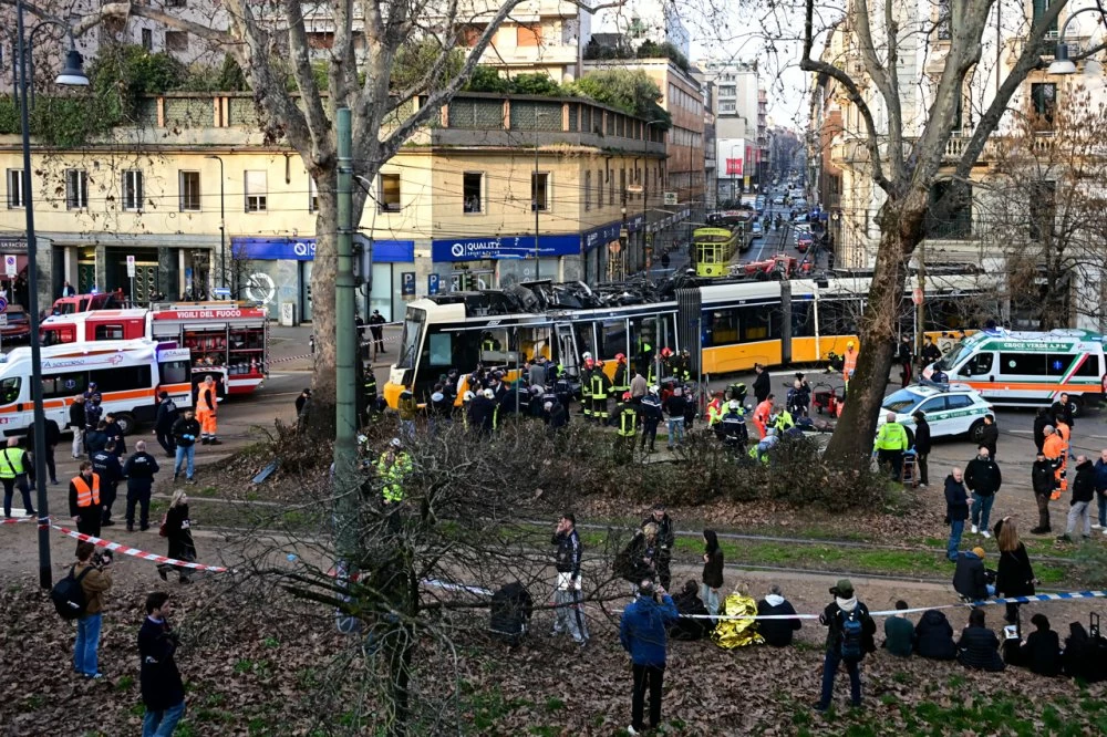 Déraillement d'un tramway à Milan : 2 morts et une cinquantaine de blessés
