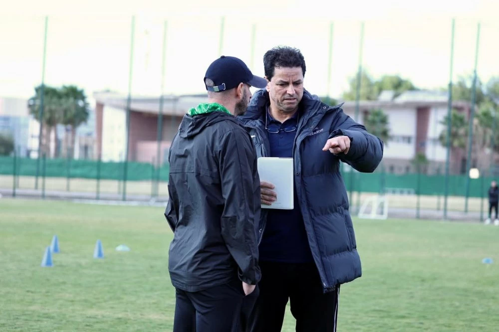 Le Mouloudia d’Oujda se sépare de son entraîneur Aziz Karkach