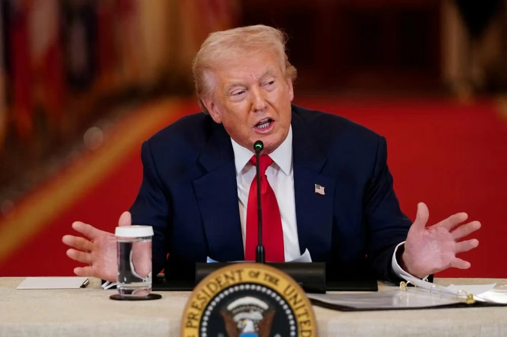 Trump évoque des négociations « très positives » avec l'Iran et dit reporter les frappes sur les centrales électriques