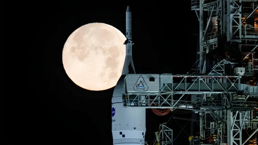 La Nasa suspend son projet de station orbitale et va créer une base sur la Lune