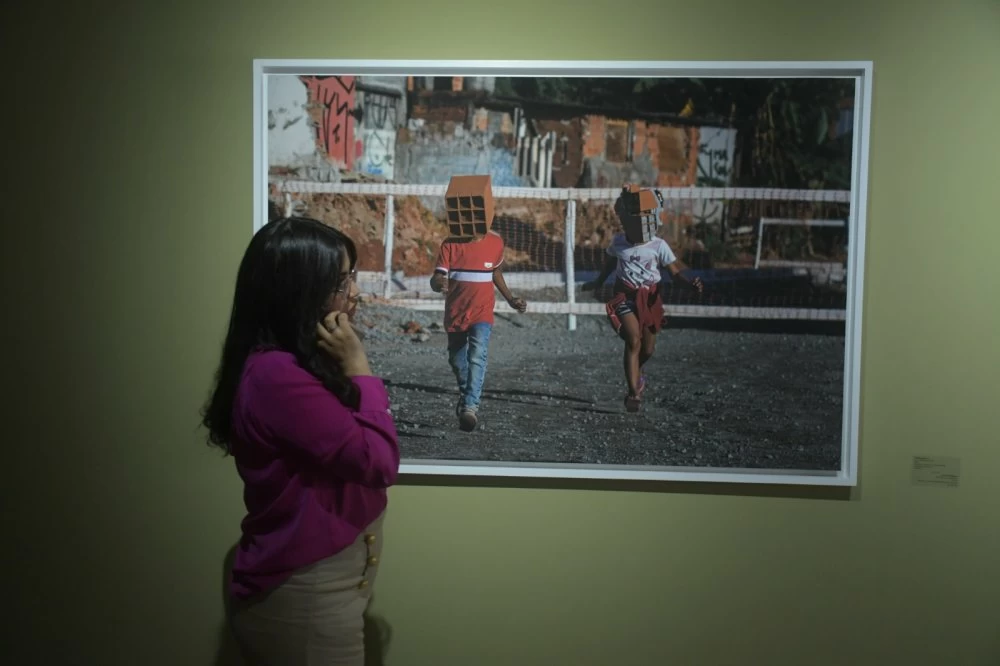 «Let’s Play» : une parenthèse onirique au Musée national de la photographie