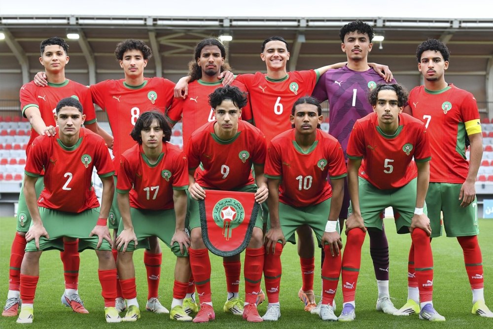 فاز فريق المغرب على الجزائر بثلاثة أهداف.
