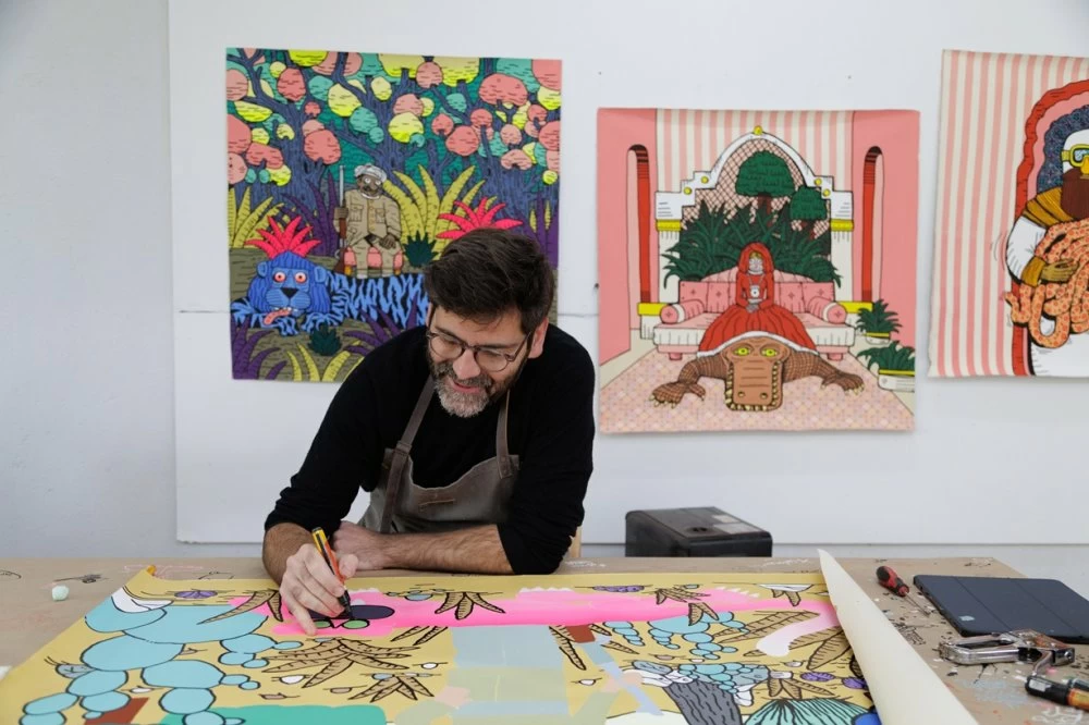 «Les battements d’ailes des crocodiles» : une exposition de Natalia Manta et Poes à Marrakech