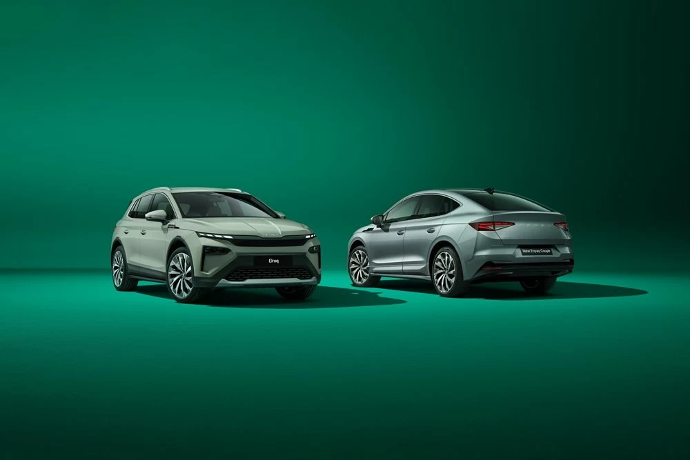 Elroq et Enyaq adoptent un design moderne et épuré, avec des lignes tendues et une signature lumineuse affirmée.