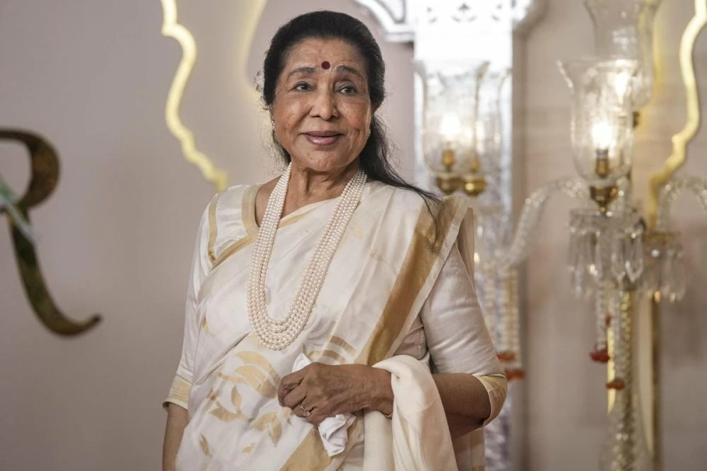 Mort d'Asha Bhosle, chanteuse légendaire de Bollywood