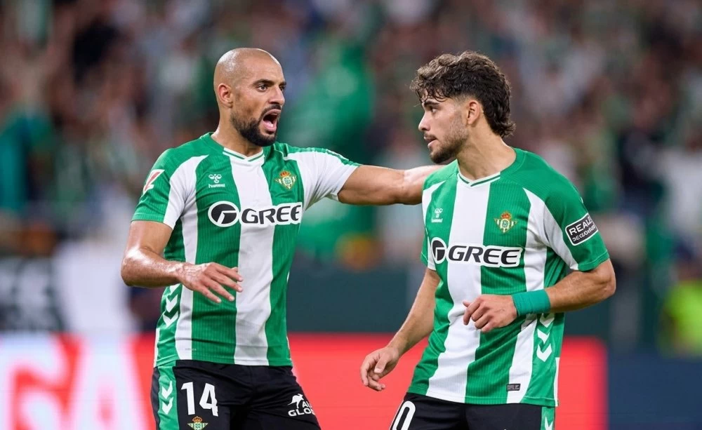 Sofyan Amrabat et Abdessamad Ezzalzouli.