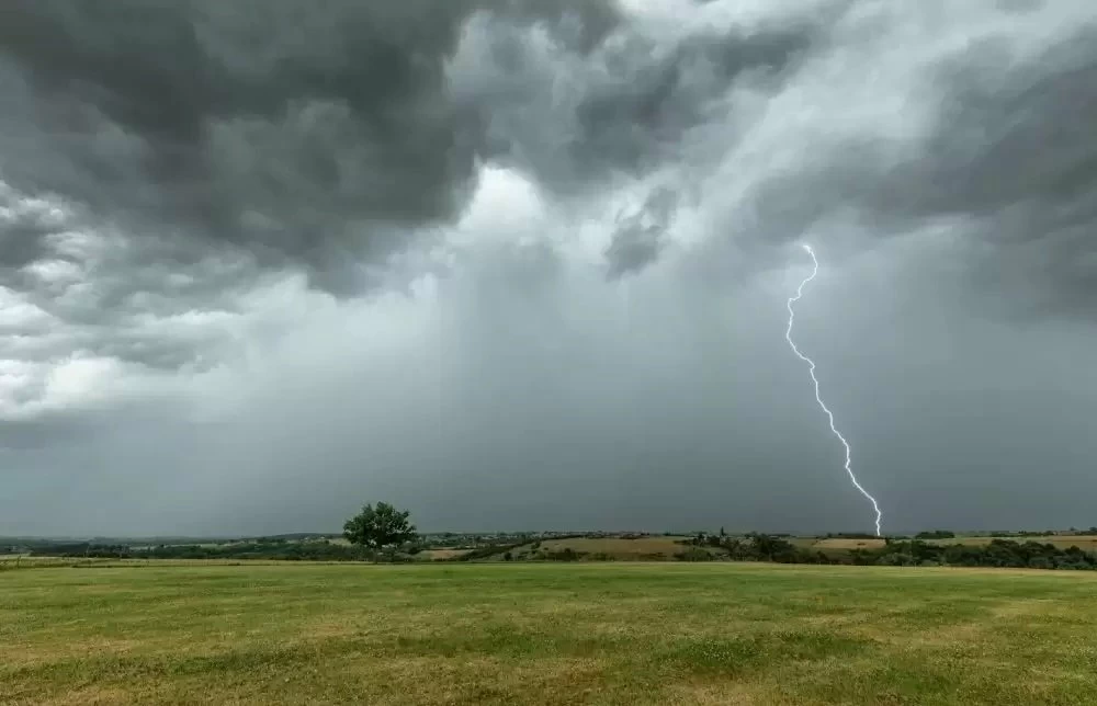 Fortes rafales de vent et averses orageuses jeudi et vendredi dans plusieurs régions du Maroc