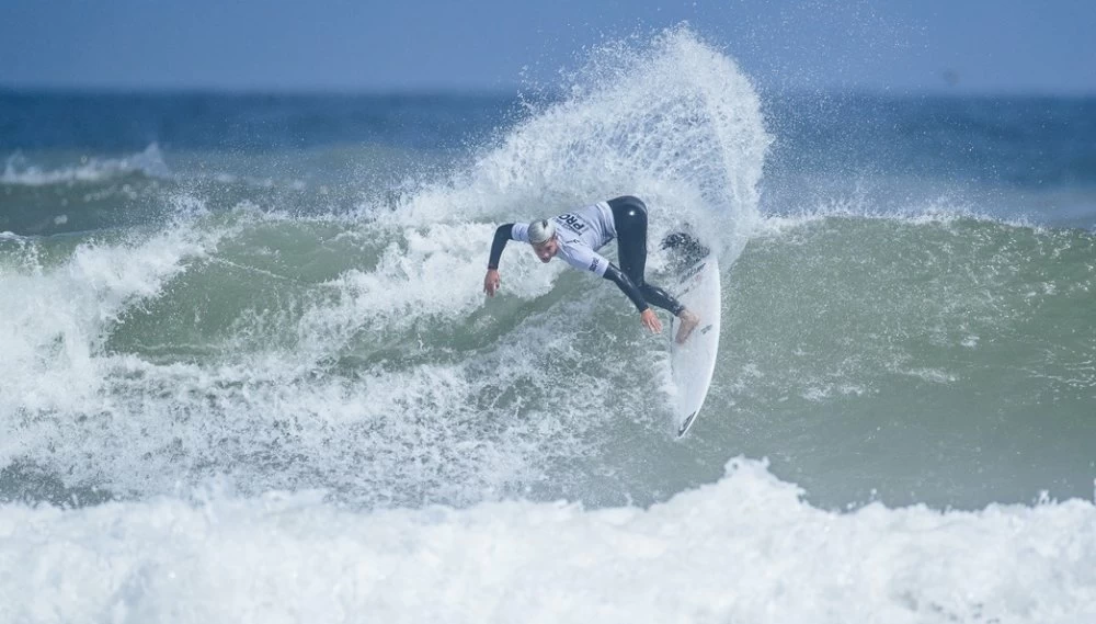 Morocco Mall Junior Pro de surf : les riders marocains en compétition avec l’élite européenne et africaine